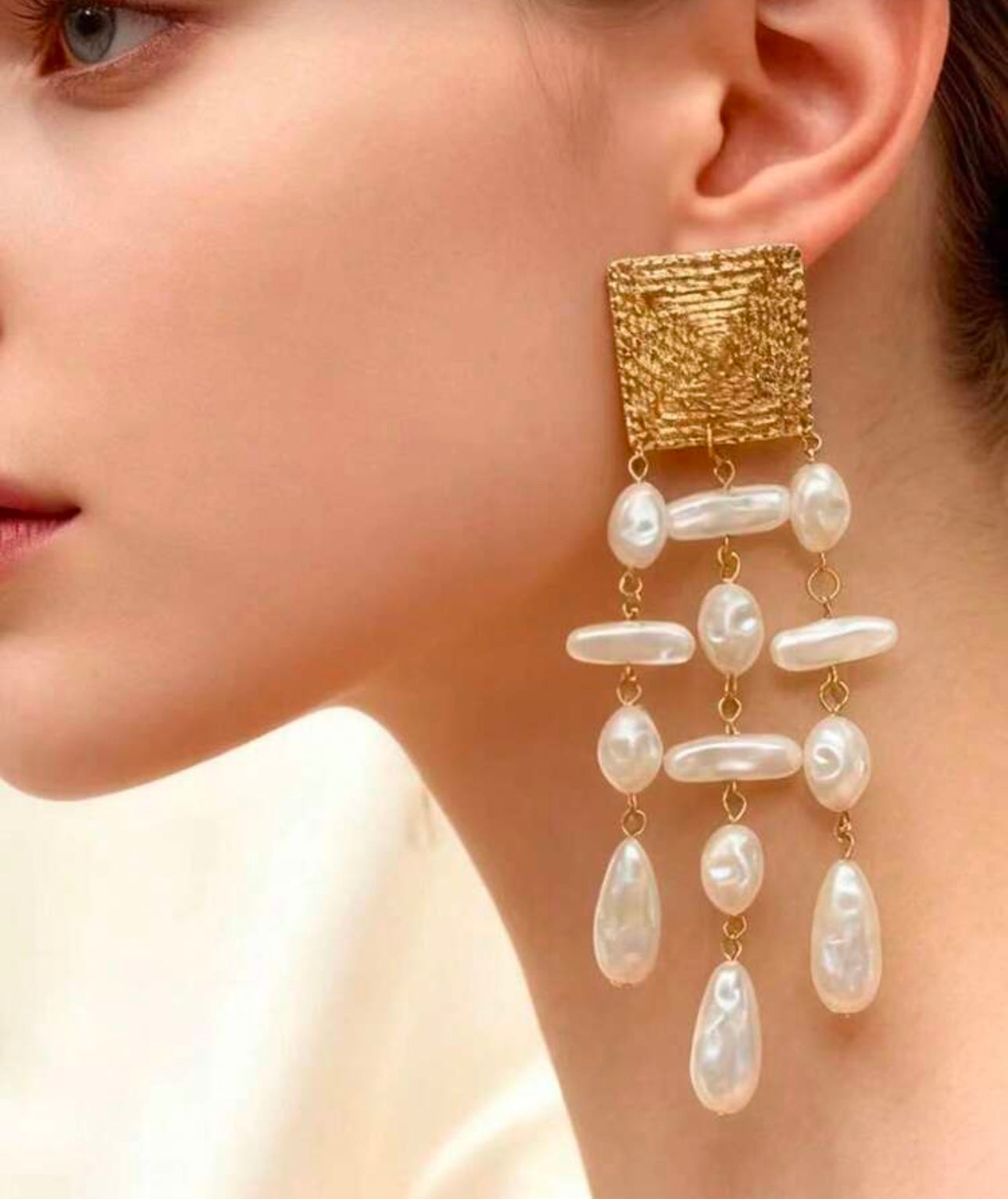 Lady Charolette Earring