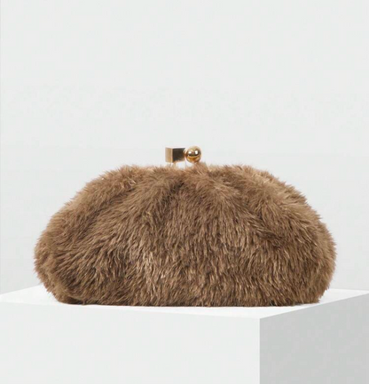 Omari Kisslock Clutch